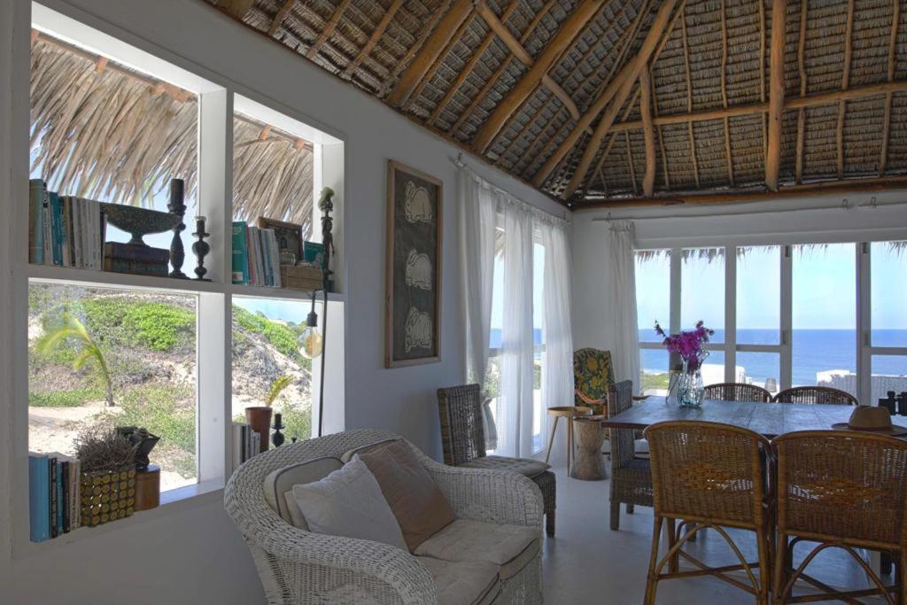 Mar-Me-Quer, Eco Beach Retreat 이냠바느 외부 사진