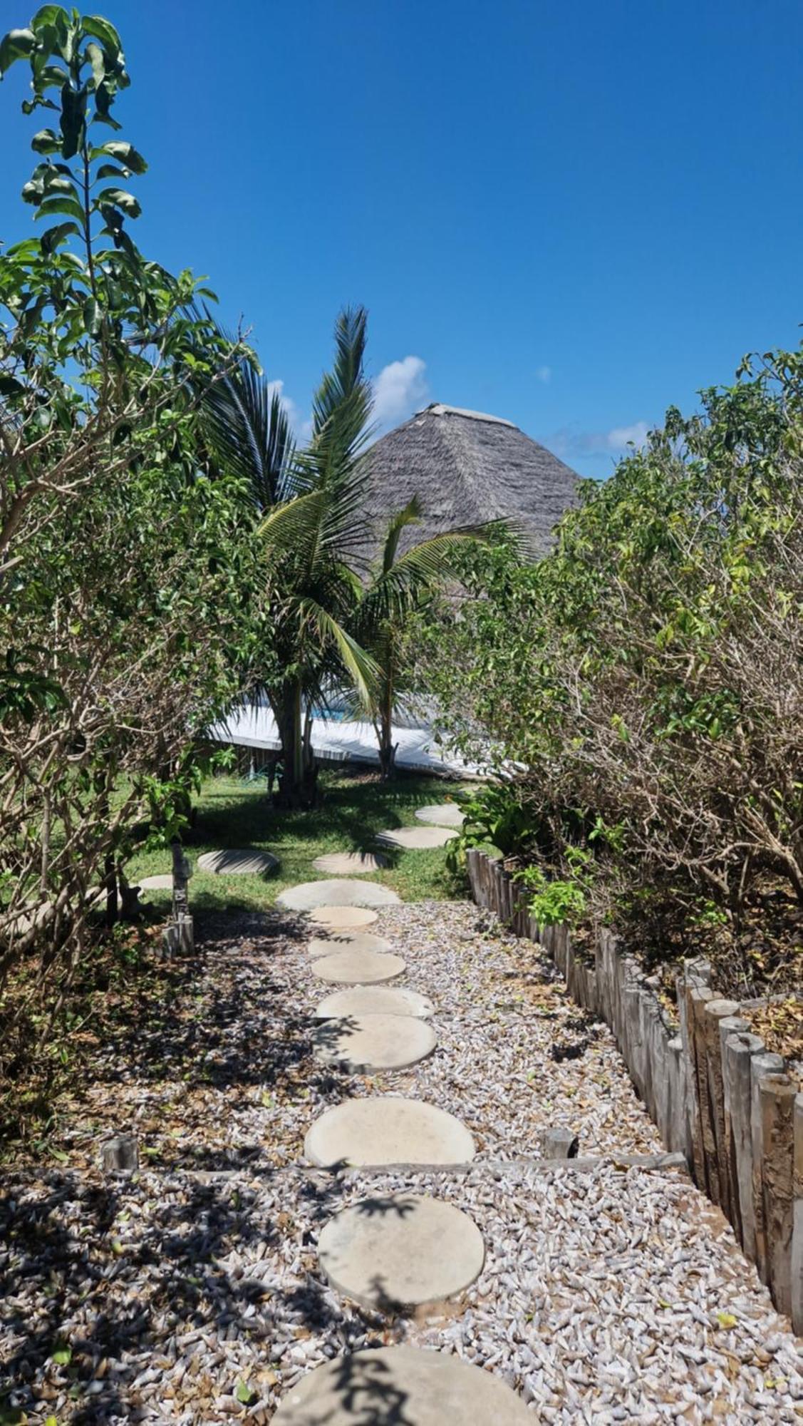 Mar-Me-Quer, Eco Beach Retreat 이냠바느 외부 사진